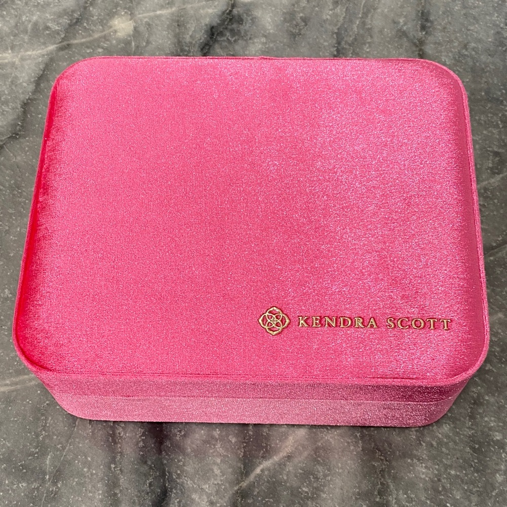 Kendra Scott Fuchsia Velvet Jewelry Box